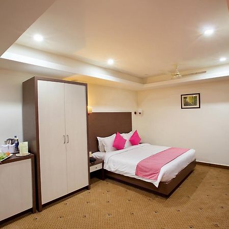 Joyees Residency Hotel Kottayam Eksteriør billede