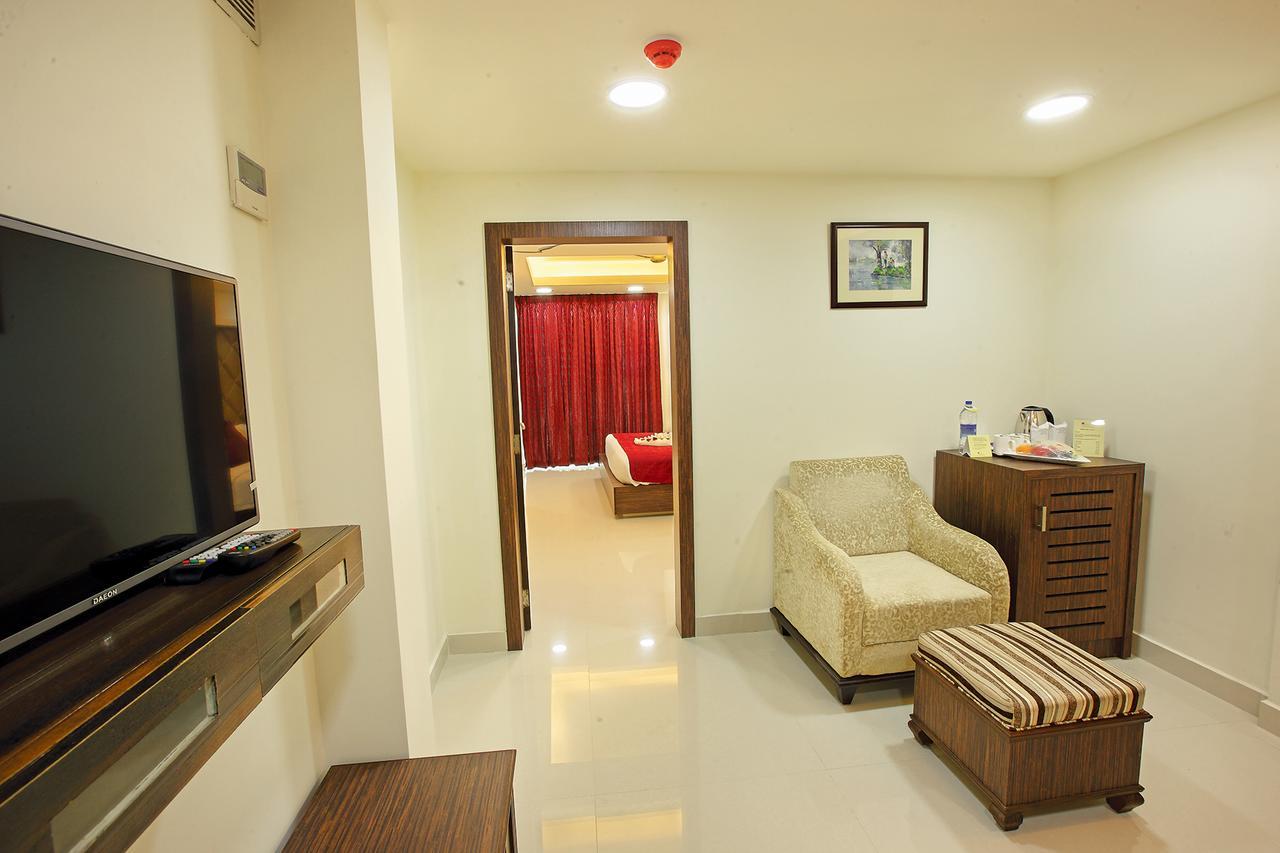 Joyees Residency Hotel Kottayam Eksteriør billede