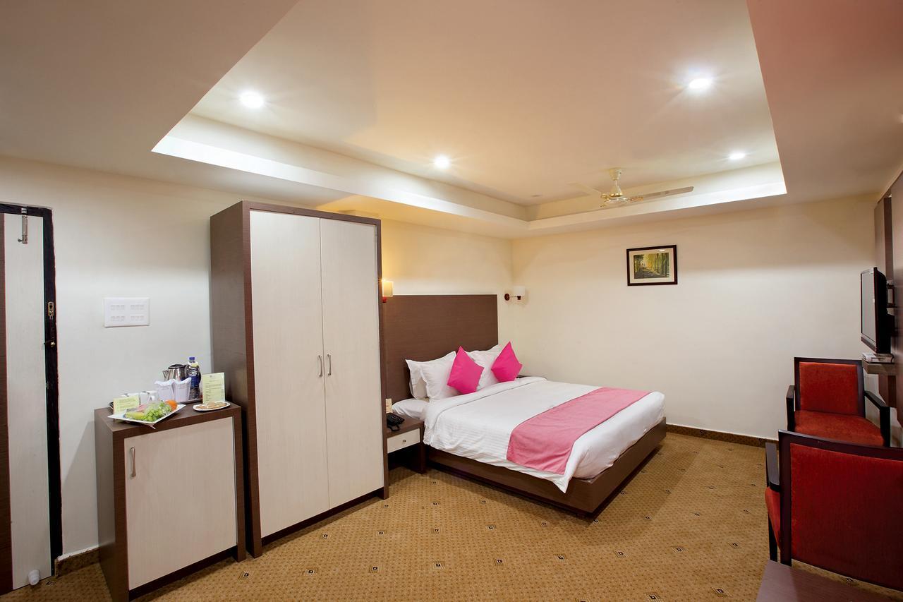 Joyees Residency Hotel Kottayam Eksteriør billede